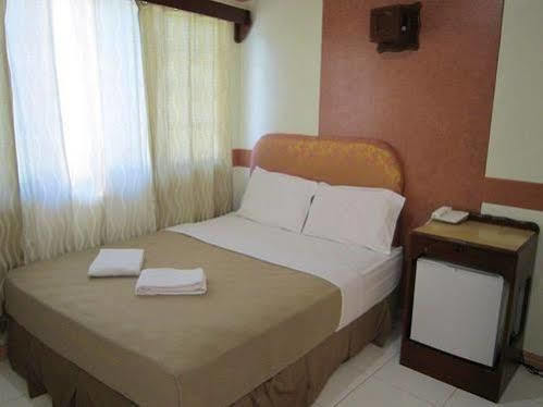 Golden Stallion Suites Cagayan de Oro Zewnętrze zdjęcie
